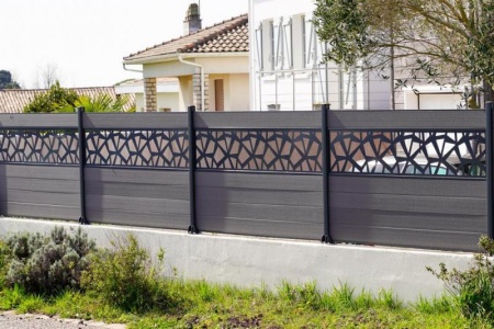 Installation d'une cl&ocirc;ture : aluminium, PVC ou bois ?